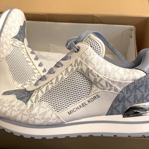 🔥(New) Michael Kors Wilma Trainer Pale Blue/White Size 8.5